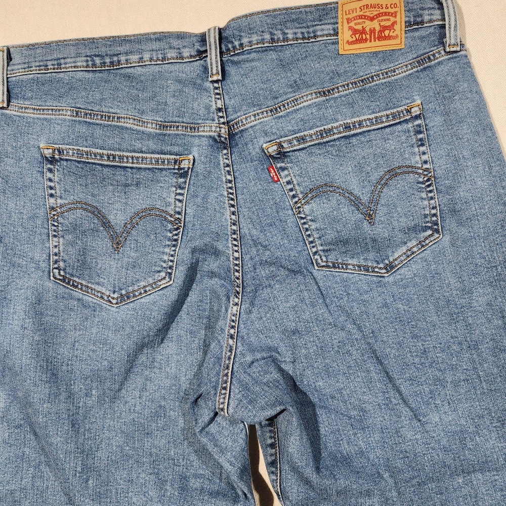 Levis Wedgie Straight Jeans Womens 22W Medium Wash High Rise Raw Hem Button Fly
